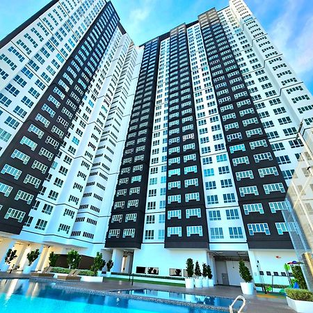 Amber Cove Melaka By Ggm Apartment Exterior photo