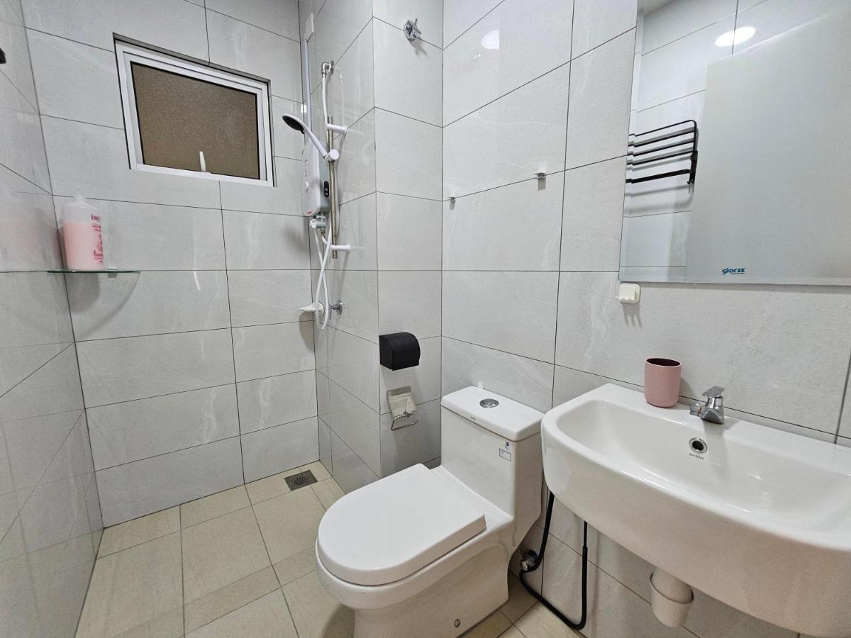 Amber Cove Melaka By Ggm Apartment Exterior photo