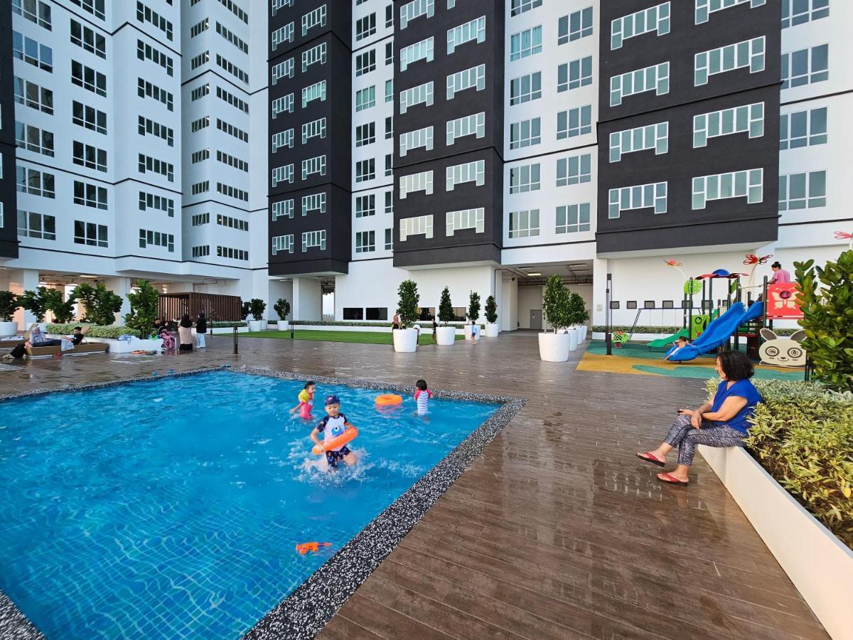 Amber Cove Melaka By Ggm Apartment Exterior photo